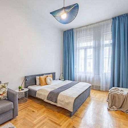 Super Central Cozy Home On The St. Stephen Road ブダペスト エクステリア 写真